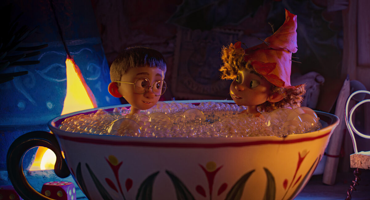 Still: Simon Small Is Moving In